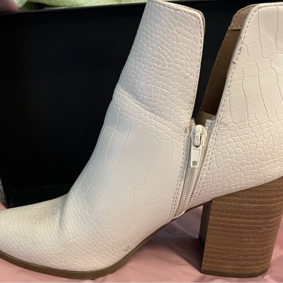 Pink Lily Cream Croc-Embossed Ankle Booties - Picture 2 of 5
